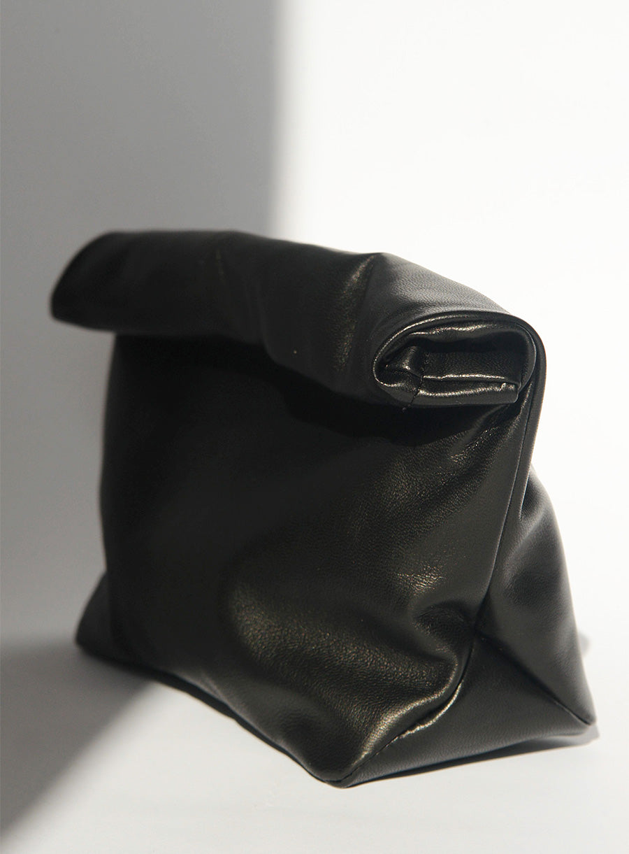 BLACK LUNCH CLUTCH