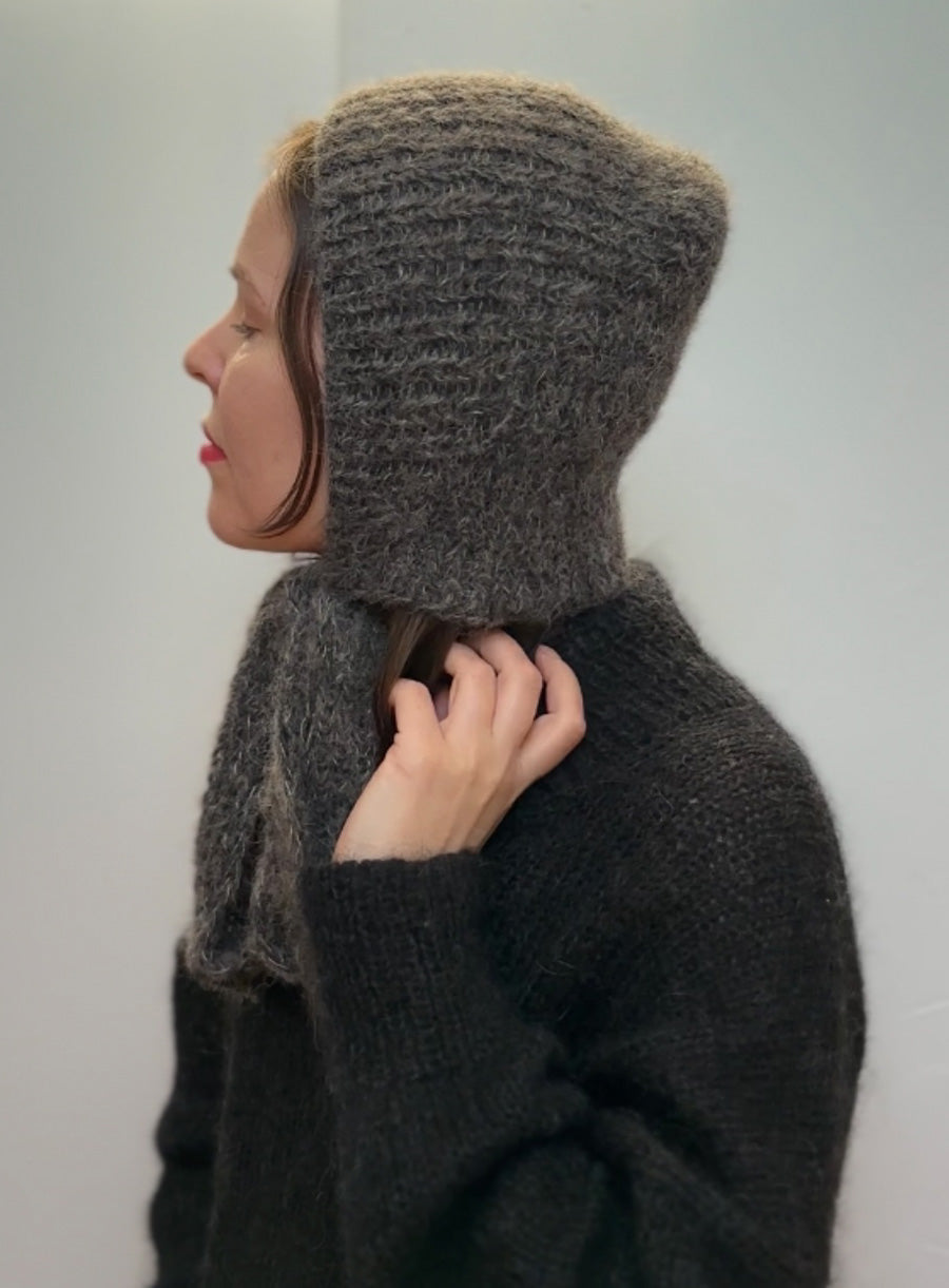 dark gray vintage accessorie
