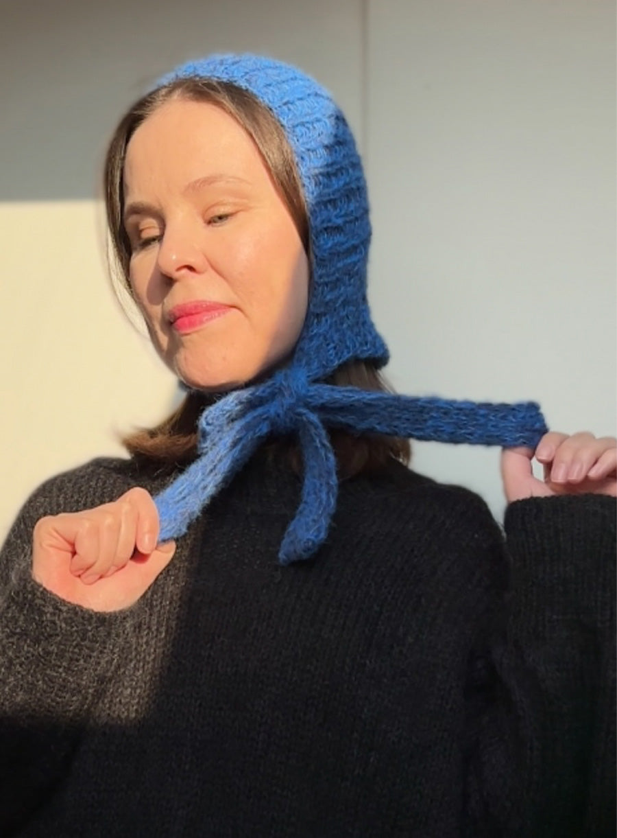 electric blue knitted vintage bonnet