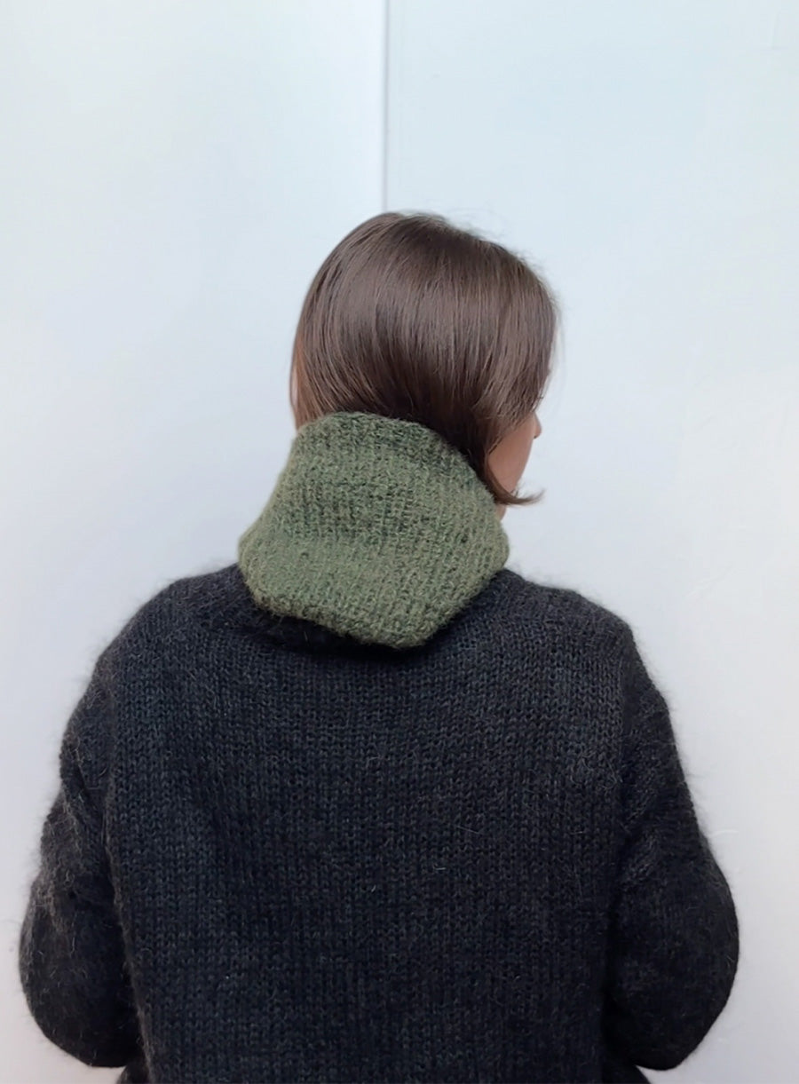 Vintage green knitted mohair bonnet, handmade winter hat for women, lightweight, warm, and soft accessory with ties, ideal for cozy outfits and handmade lovers
