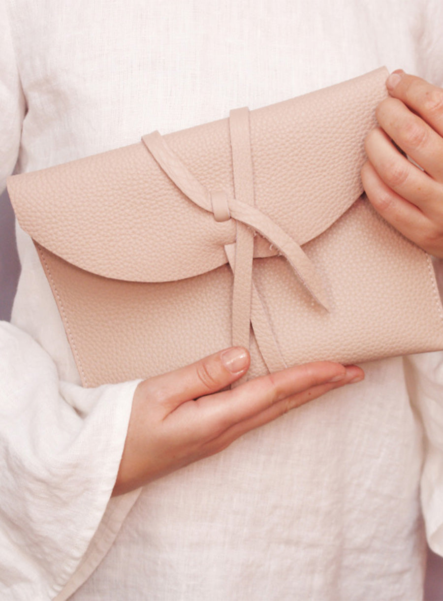 WRAP CLUTCH