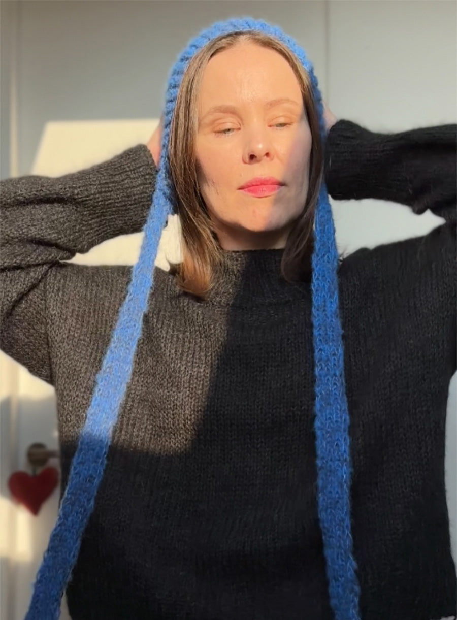 royal blue knitted bonnet