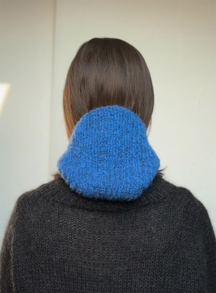 royal blue knitted hat