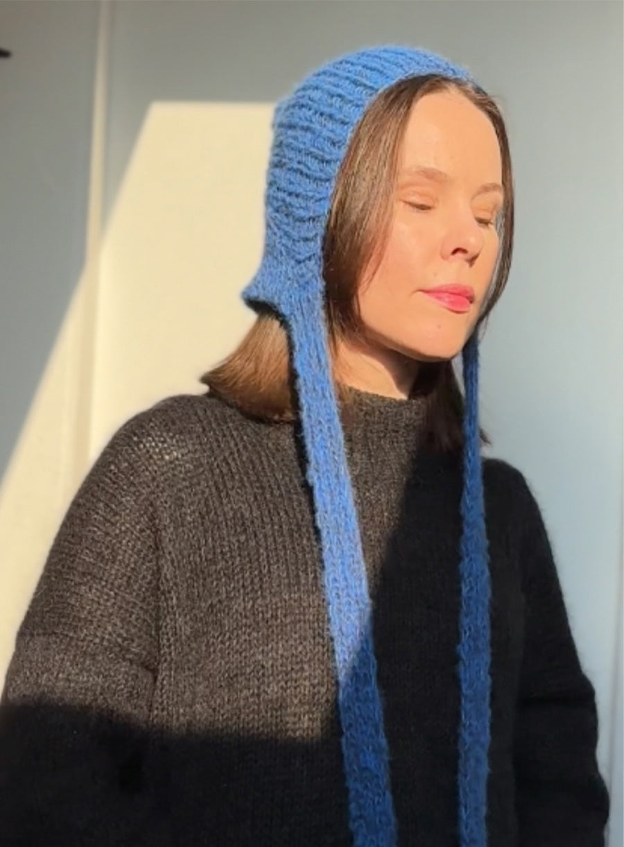 royal blue vintage winter accesories