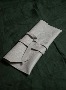 WHITE MAKEUP BAG
