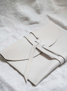 WHITE WRAP CLUTCH