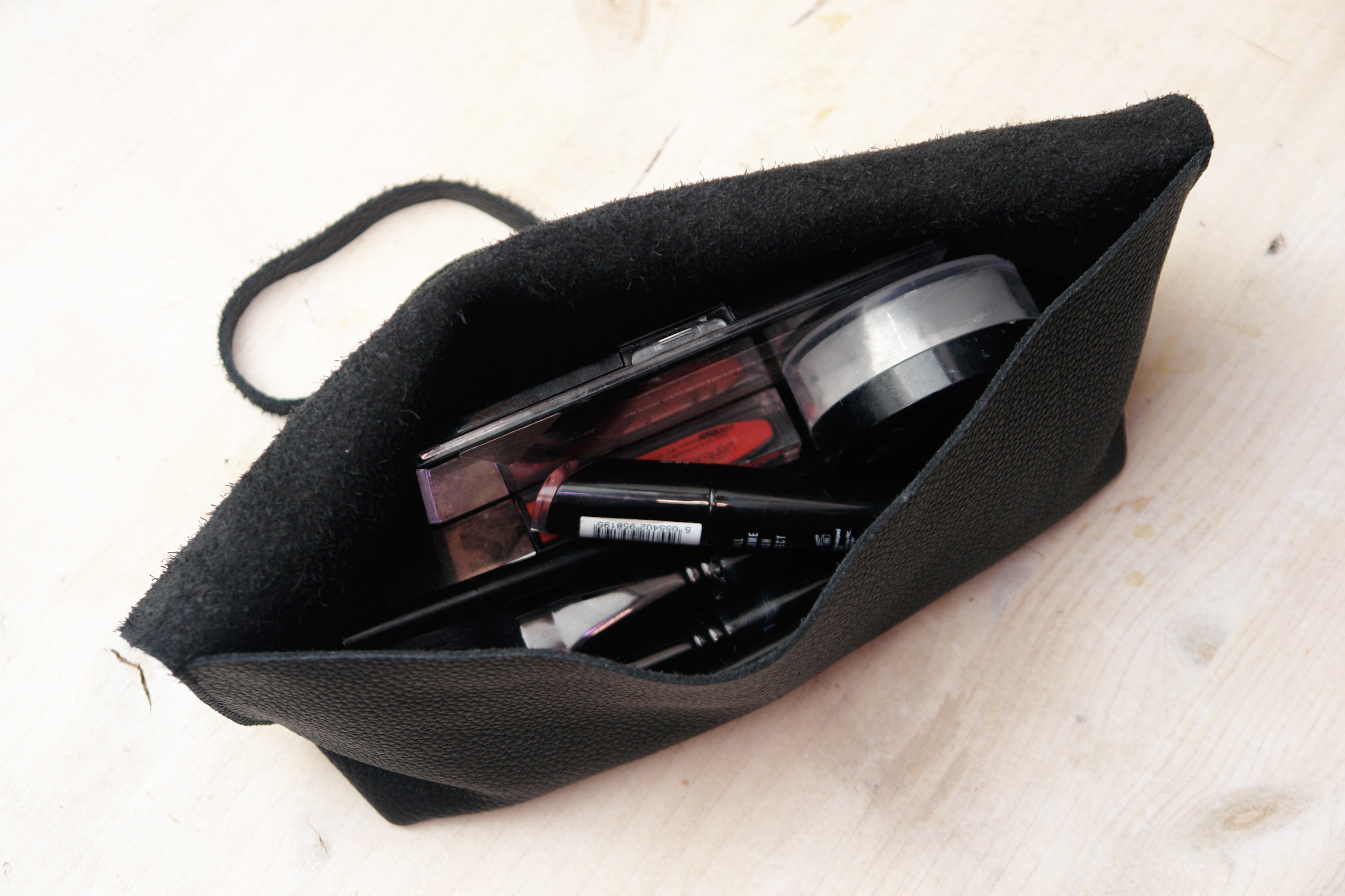 MAKEUP BAG