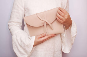 WRAP CLUTCH