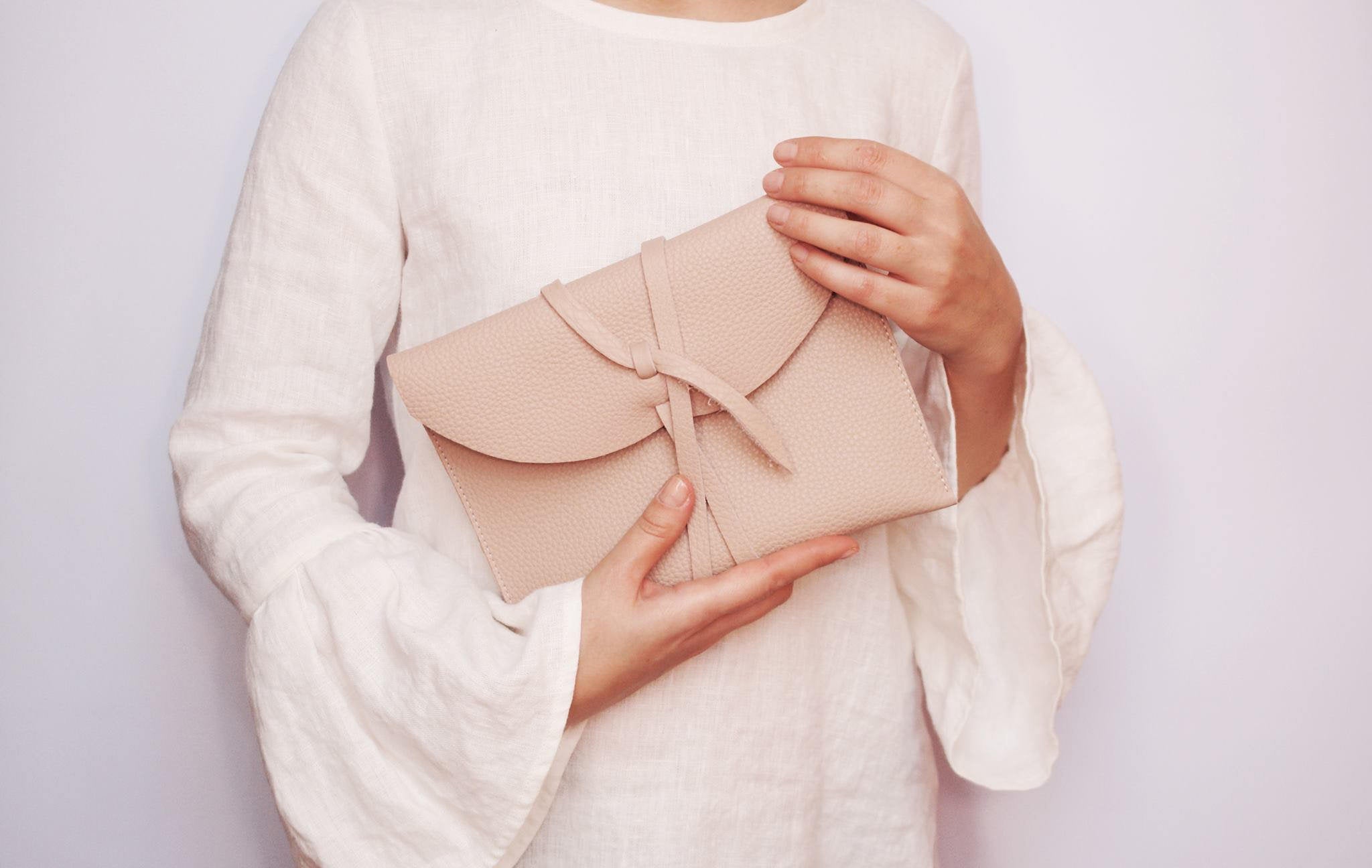 WRAP CLUTCH