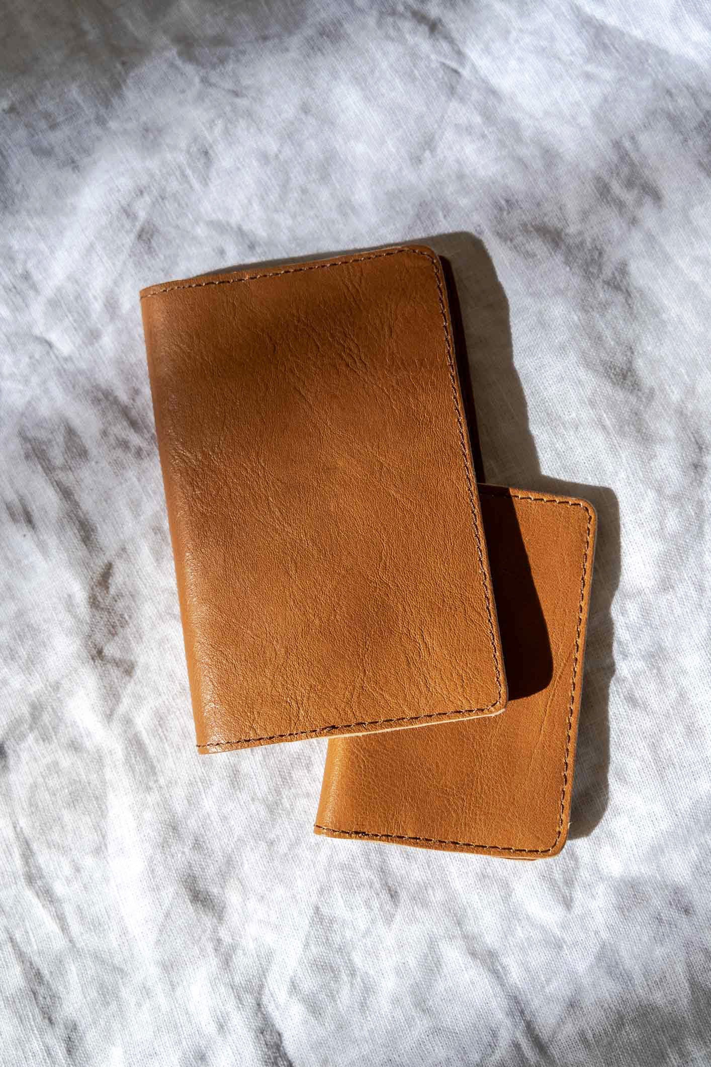 VEGETABLE TANNED LEATHER PASSPORT COVER